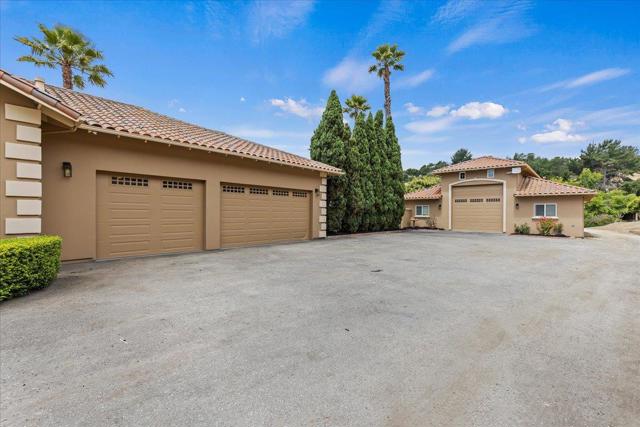 2710 Summerland Road,  CA: https://media.crmls.org/mediaz/cee62167-0a4f-4c6e-addb-03ba1360f869.jpg