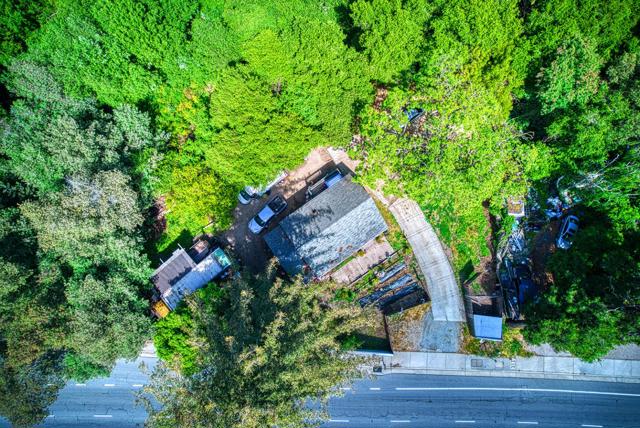 3535 Glen Canyon Road, Scotts Valley CA: https://media.crmls.org/mediaz/cee63c43-1a52-4ba7-9dc1-591fb892fd76.jpg