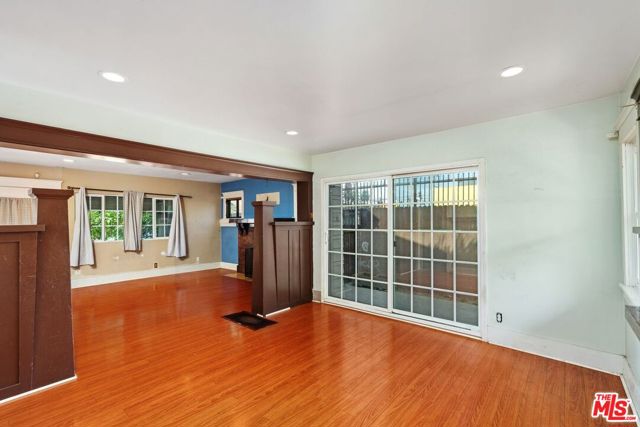 4812 Arlington Avenue, Los Angeles CA: https://media.crmls.org/mediaz/cee657f4-e678-40fd-afcf-f8ec1fb4b788.jpg
