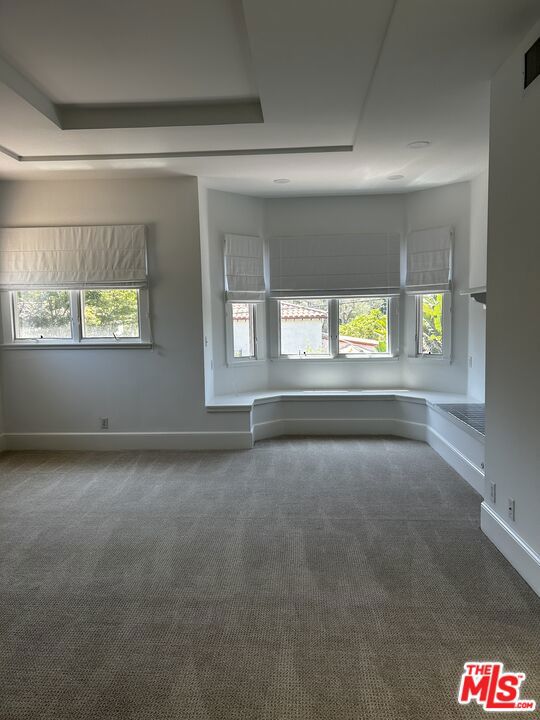 10515 Oaklawn Road, Los Angeles CA: https://media.crmls.org/mediaz/cee72239-df90-44e4-9e18-760dde4ed06d.jpg