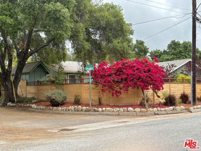 754 Fernando Street, Ojai CA: https://media.crmls.org/mediaz/cee81e20-2370-4f34-befc-cc2cc09ddd90.jpg