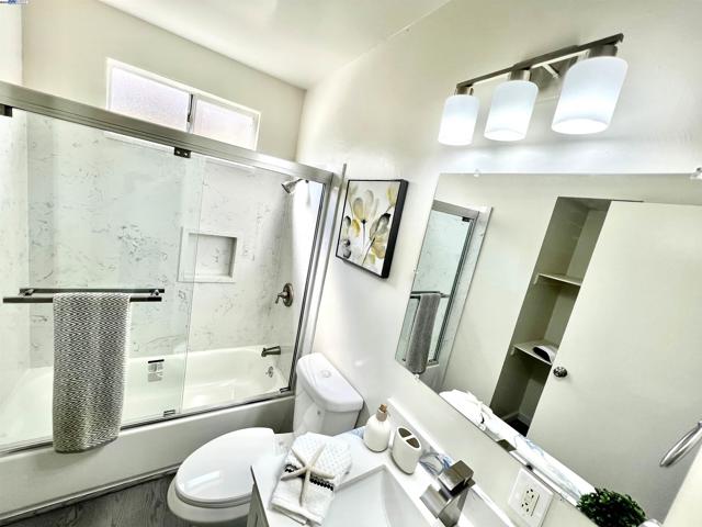 25696 Lander Ave, Hayward CA: https://media.crmls.org/mediaz/cee82d73-7e3e-431e-bc69-010b2c5c2485.jpg