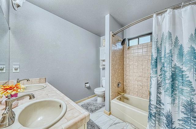 6640 Kim Ann Lane, Salinas CA: https://media.crmls.org/mediaz/cee86a28-9cae-440a-9ec7-286646264103.jpg