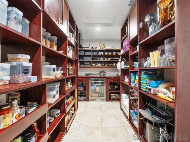 8018 La Milla, Rancho Santa Fe CA: https://media.crmls.org/mediaz/cee8afe2-fe5a-4317-ba37-a81591ca2917.jpg