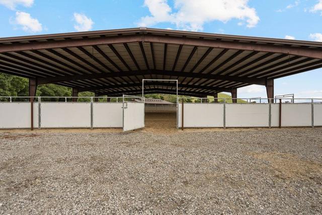 804 Comstock Road, Hollister CA: https://media.crmls.org/mediaz/cee8c872-affd-42fa-87e5-0916321c8bc8.jpg