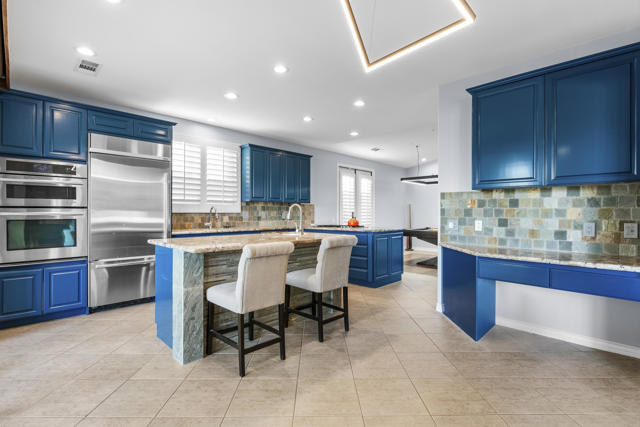 56648 Palms Drive, La Quinta CA: https://media.crmls.org/mediaz/cee91c93-c458-4ca9-ac8e-d12b96d18c3f.jpg