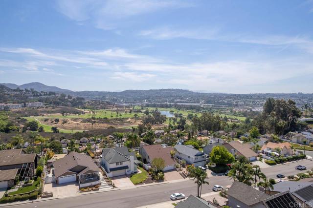 10667 Viacha Dr, Tierrasanta CA: https://media.crmls.org/mediaz/cee97a00-b3b5-421b-a183-33dab536f18b.jpg