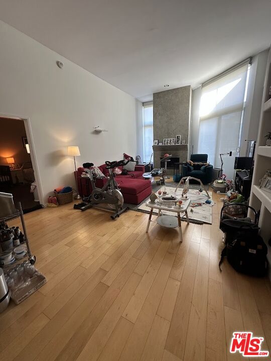 1240 S Corning Street, Los Angeles CA: https://media.crmls.org/mediaz/cee9e3ff-d786-410e-ba8f-12ade177ca21.jpg