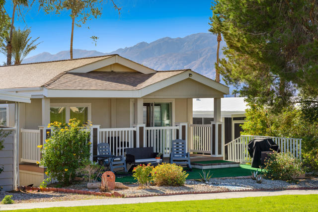 15500 Bubbling Wells Road, Desert Hot Springs CA: https://media.crmls.org/mediaz/ceeaa50e-5422-4aa9-bcf7-99efb66fc728.jpg