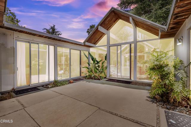 1412 Ellsworth Court, Thousand Oaks CA: https://media.crmls.org/mediaz/ceeab14f-c590-477a-ab17-8e4737abbaee.jpg