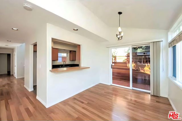 653 Marine Street photo 28