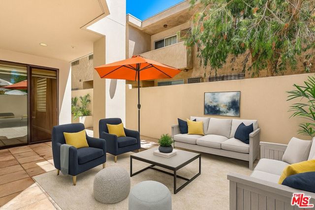 1310 Armacost Avenue, Los Angeles CA: https://media.crmls.org/mediaz/ceeafd30-83bb-410c-86b6-14180ad5810c.jpg