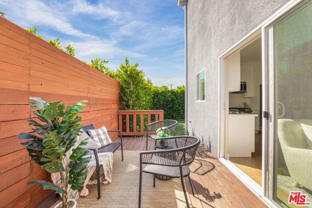 1016 S Bundy Drive, Los Angeles CA: https://media.crmls.org/mediaz/ceeb3094-3aec-43b3-8841-5a68a72791ae.jpg