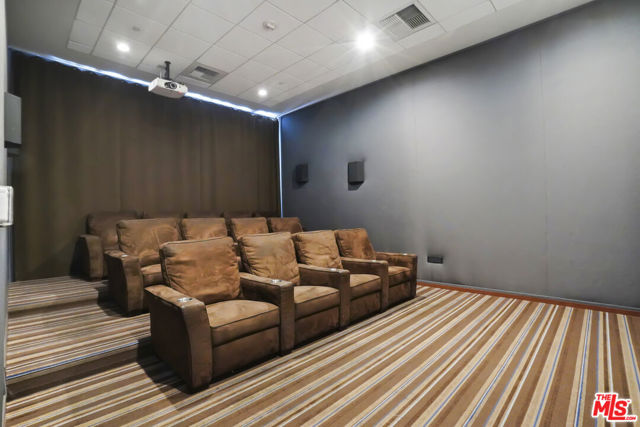 801 S Grand Avenue, Los Angeles CA: https://media.crmls.org/mediaz/ceeb3c6c-6674-4289-b06e-cd7475d2cfe9.jpg