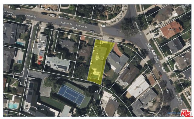 15300 Earlham Street, Pacific Palisades CA: https://media.crmls.org/mediaz/ceeb8a53-0622-4272-a284-0148617051bf.jpg
