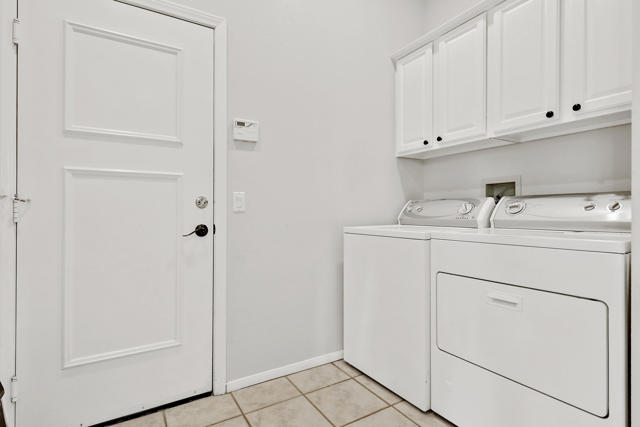 2450 Quincy Way, Palm Springs CA: https://media.crmls.org/mediaz/ceec7a24-d1ac-499d-87b3-f58fba1935c3.jpg
