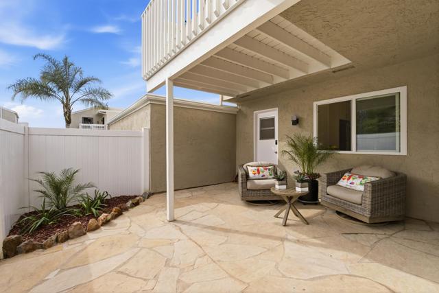 Detail Gallery Image 11 of 21 For 1089 Woodlake Drive, Cardiff By The Sea,  CA 92007 - 3 Beds | 3 Baths