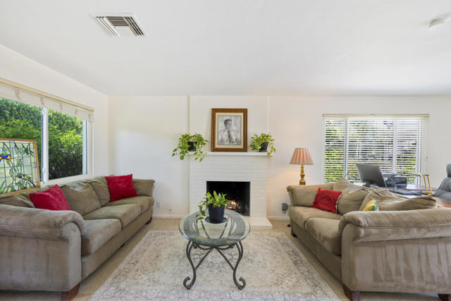 68286 Grandview Avenue, Cathedral City CA: https://media.crmls.org/mediaz/ceed1a4b-40ba-407b-b2a0-594c701db98d.jpg