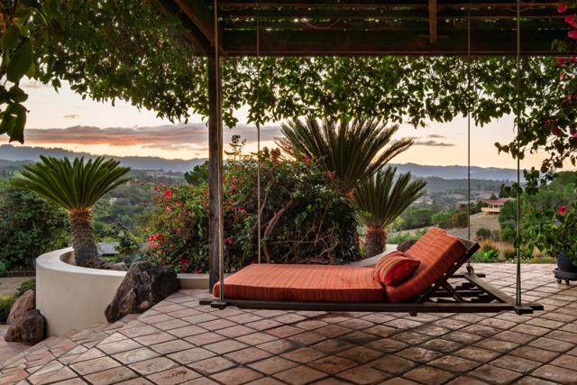 14300 Saddle Mountain Drive, Los Altos Hills CA: https://media.crmls.org/mediaz/ceed5406-ce11-4046-810b-dfc4510a5498.jpg