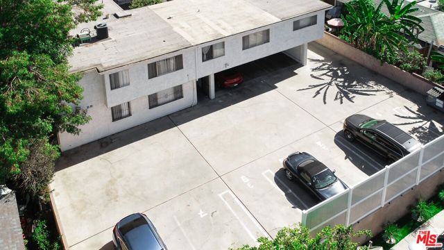 6859 Woodman Avenue photo 6