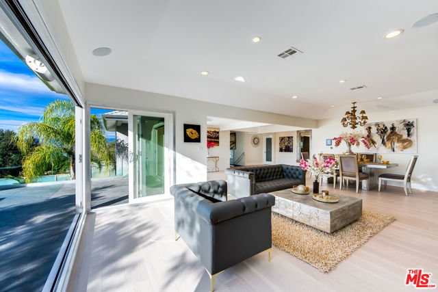 3490 Wonder View Place, Los Angeles CA: https://media.crmls.org/mediaz/ceedbdf5-be3c-4e68-b777-07b41896d16d.jpg