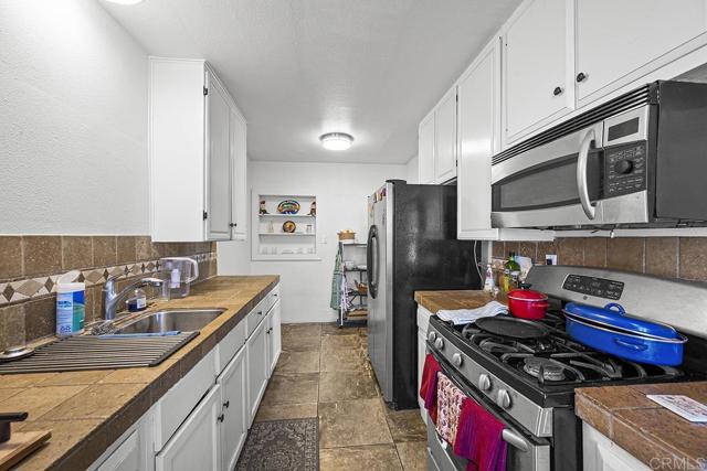 Image 7 of 12 For 5909 Albemarle St