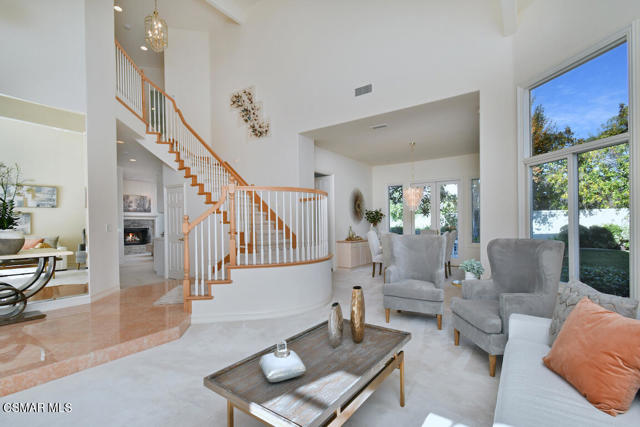 31775 Oak Ranch Court, Westlake Village CA: https://media.crmls.org/mediaz/ceefceba-832a-4e25-86d0-775270589747.jpg