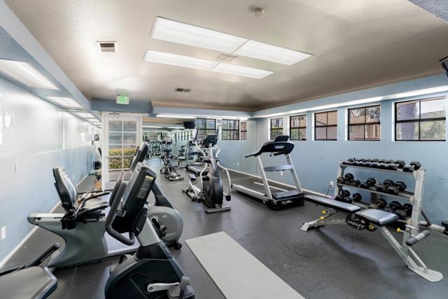12191 Cuyamaca College Dr E, El Cajon CA: https://media.crmls.org/mediaz/cef04237-53bb-4bd4-a299-9574ea30a5e7.jpg