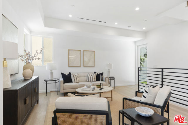 1046 Oban Drive, Los Angeles CA: https://media.crmls.org/mediaz/cef0860d-db3d-4181-a978-a8f6366b9842.jpg