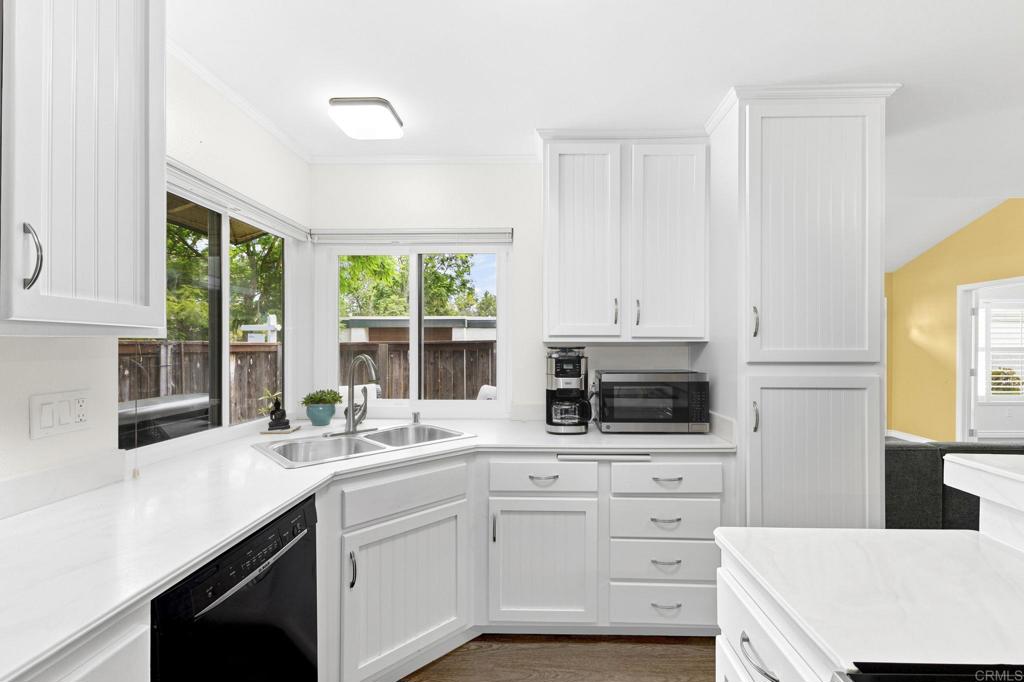 2033 Shadytree Lane - photo 8