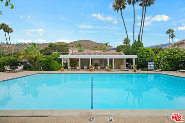 23908 De Ville Way, Malibu CA: https://media.crmls.org/mediaz/cef16a80-97a7-4edf-a04e-82d35c918e52.jpg