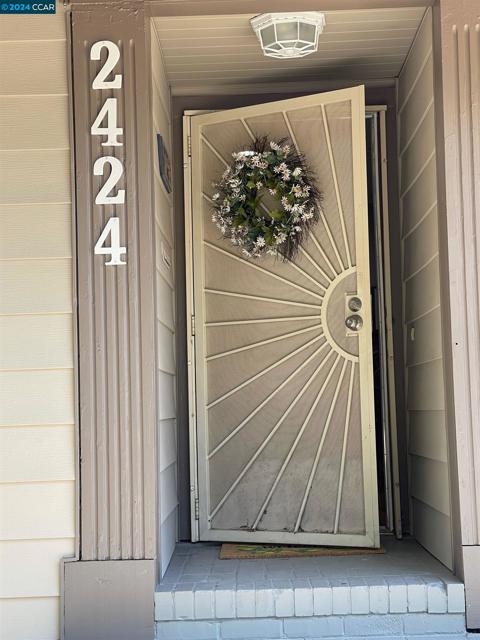 Image 2 of 42 For 2424 Center St