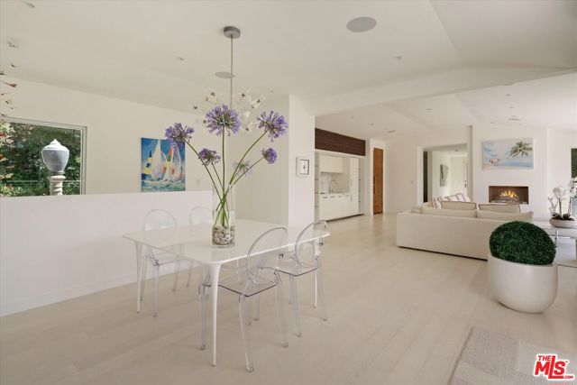 9422 Readcrest Drive photo 27
