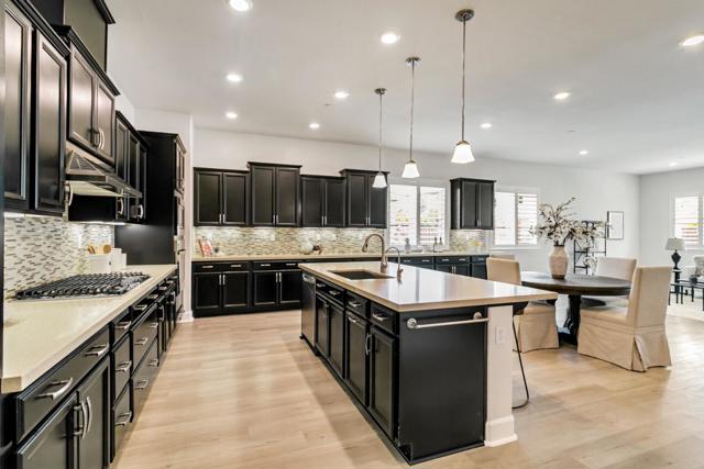 7942 Cinnamon Way, Gilroy CA: https://media.crmls.org/mediaz/cef1be11-adec-4405-a887-63b80ce255eb.jpg