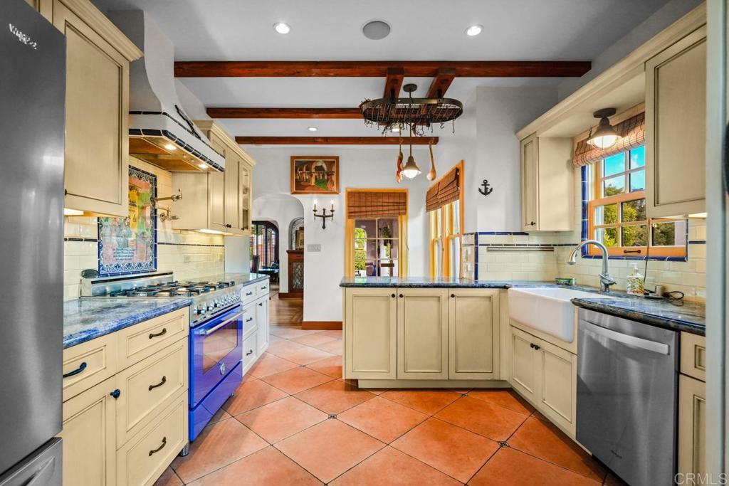 4820 Vista Street - photo 17