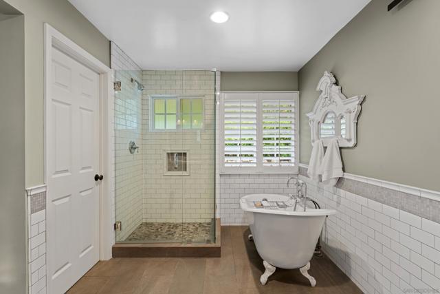 16327 Woodson View Rd, Poway CA: https://media.crmls.org/mediaz/cef25a6f-d912-42ad-bba1-8587990d5160.jpg