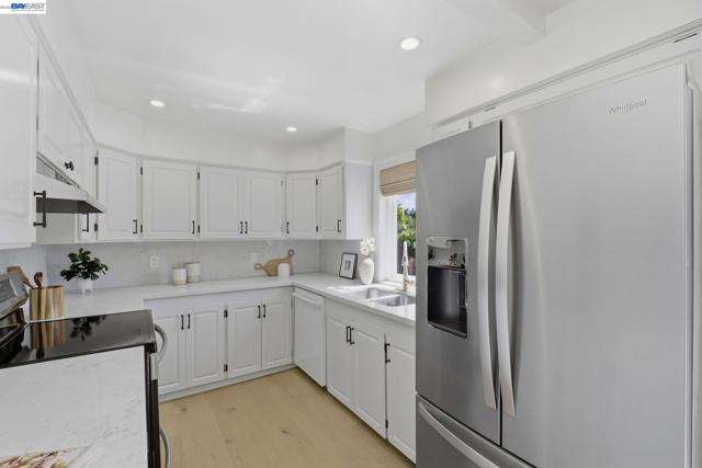 Image 5 of 39 For 7574 Birkdale Dr