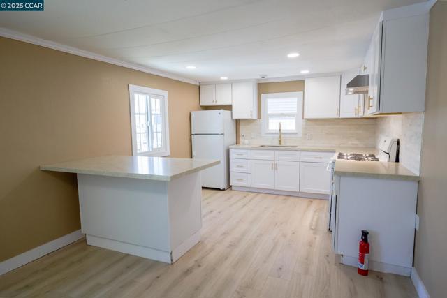 4400 Gateway Rd, Bethel Island CA: https://media.crmls.org/mediaz/cef2e1fa-d023-43e5-9632-8f7d14ddf9dc.jpg