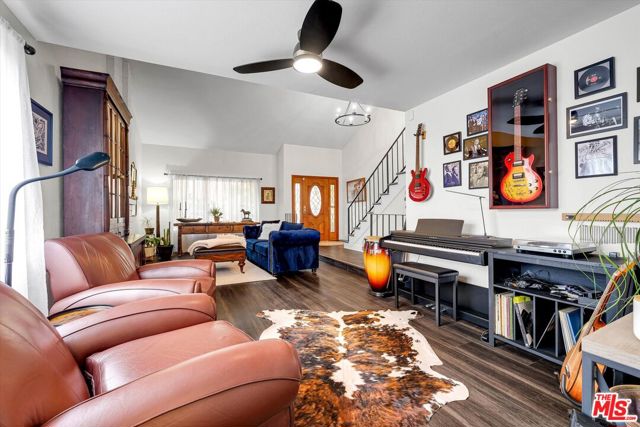 16424 Bubbling View Circle, Cerritos CA: https://media.crmls.org/mediaz/cef3098f-c671-429e-be83-eae899885199.jpg