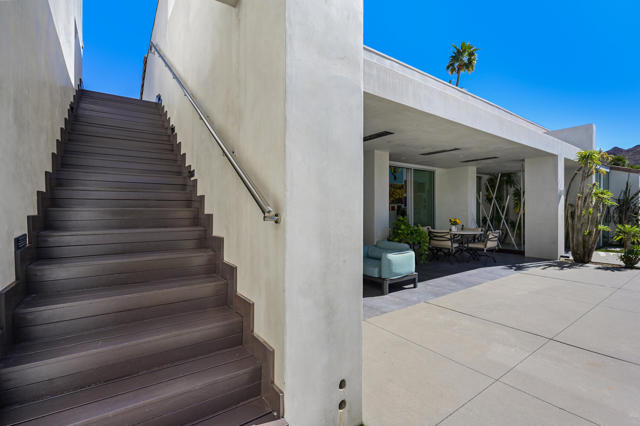 49120 Sunrose Lane, Palm Desert CA: https://media.crmls.org/mediaz/cef31930-73f4-476d-9327-fda055741462.jpg