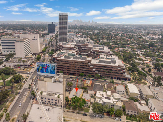 712 S Stanley Avenue, Los Angeles CA: https://media.crmls.org/mediaz/cef33aca-aecc-4b59-b892-2e9bc4802697.jpg