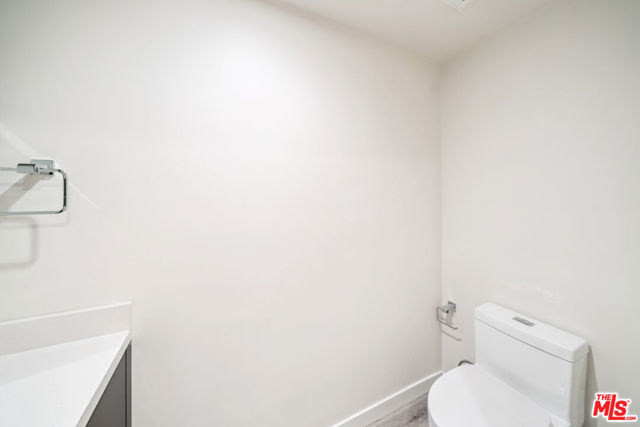 1226 S Bedford Street, Los Angeles CA: https://media.crmls.org/mediaz/cef369ba-a049-4e8f-a593-f3e0b764eb35.jpg