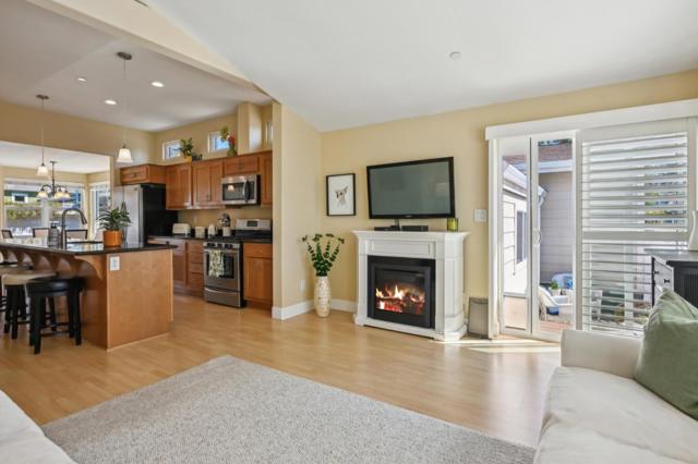 611 Poplar Street, Half Moon Bay CA: https://media.crmls.org/mediaz/cef382ef-a18f-436e-b42f-b73e204660fe.jpg