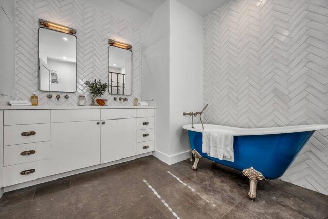 1403 N Orange Grove Avenue, West Hollywood CA: https://media.crmls.org/mediaz/cef39e72-7cd1-4df9-8289-038d4a6bdf34.jpg