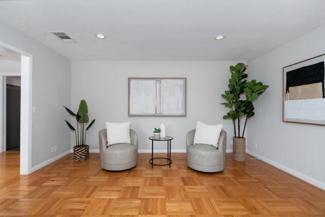 24821 Prospect Avenue, Los Altos Hills CA: https://media.crmls.org/mediaz/cef3f8f2-c686-45f2-ac97-9c987f1099ea.jpg