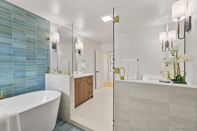 896 La Jolla Rancho Road, La Jolla CA: https://media.crmls.org/mediaz/cef40707-74e2-407a-9dbf-18ce6da10c4e.jpg