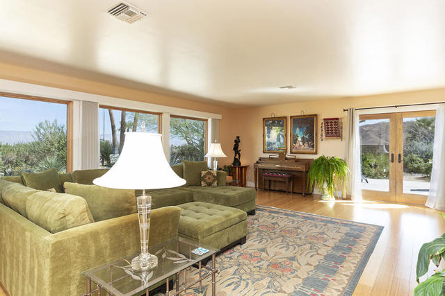 67931 Valley Vista Drive, Cathedral City CA: https://media.crmls.org/mediaz/cef53d97-3868-4bb5-bbd4-8953fa51c242.jpg