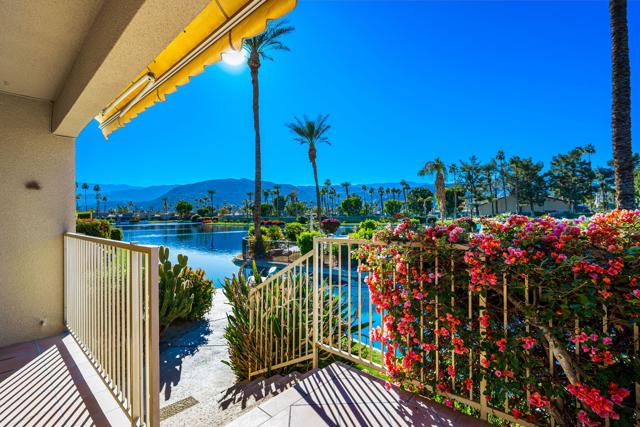 153 Lake Shore Drive, Rancho Mirage CA: https://media.crmls.org/mediaz/cef59d72-13be-45cd-8f16-03c4ddbb6ece.jpg
