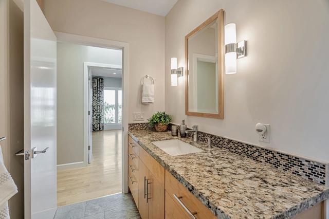 15010 Larga Vista Drive, Los Gatos CA: https://media.crmls.org/mediaz/cef5db59-7153-49a3-bb37-15533cbaf990.jpg