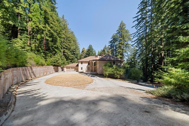 1 Reids Roost Road, Woodside CA: https://media.crmls.org/mediaz/cef62293-8942-4a90-8ed1-7db53b313355.jpg